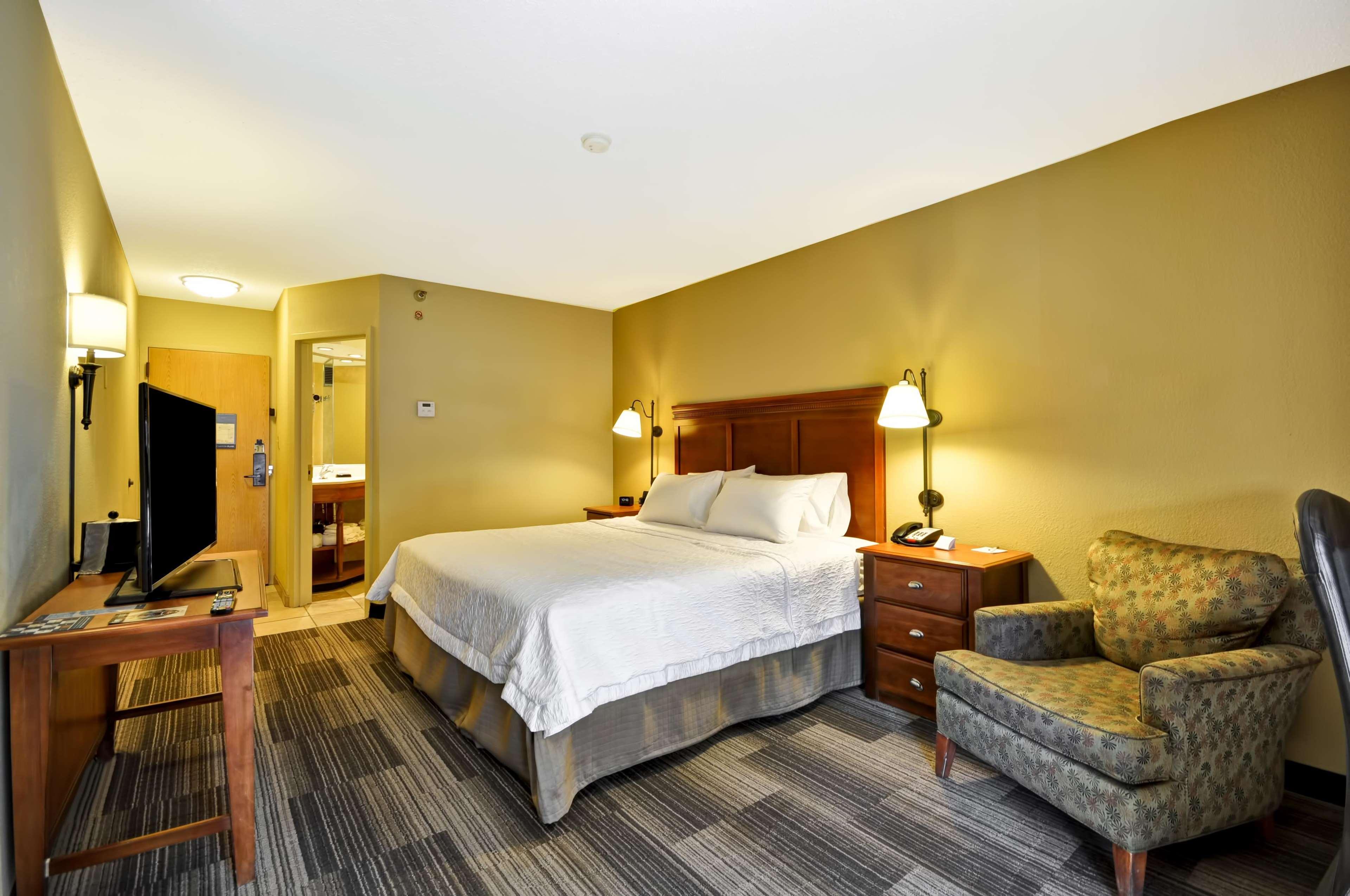 Hampton Inn Memphis Poplar Buitenkant foto
