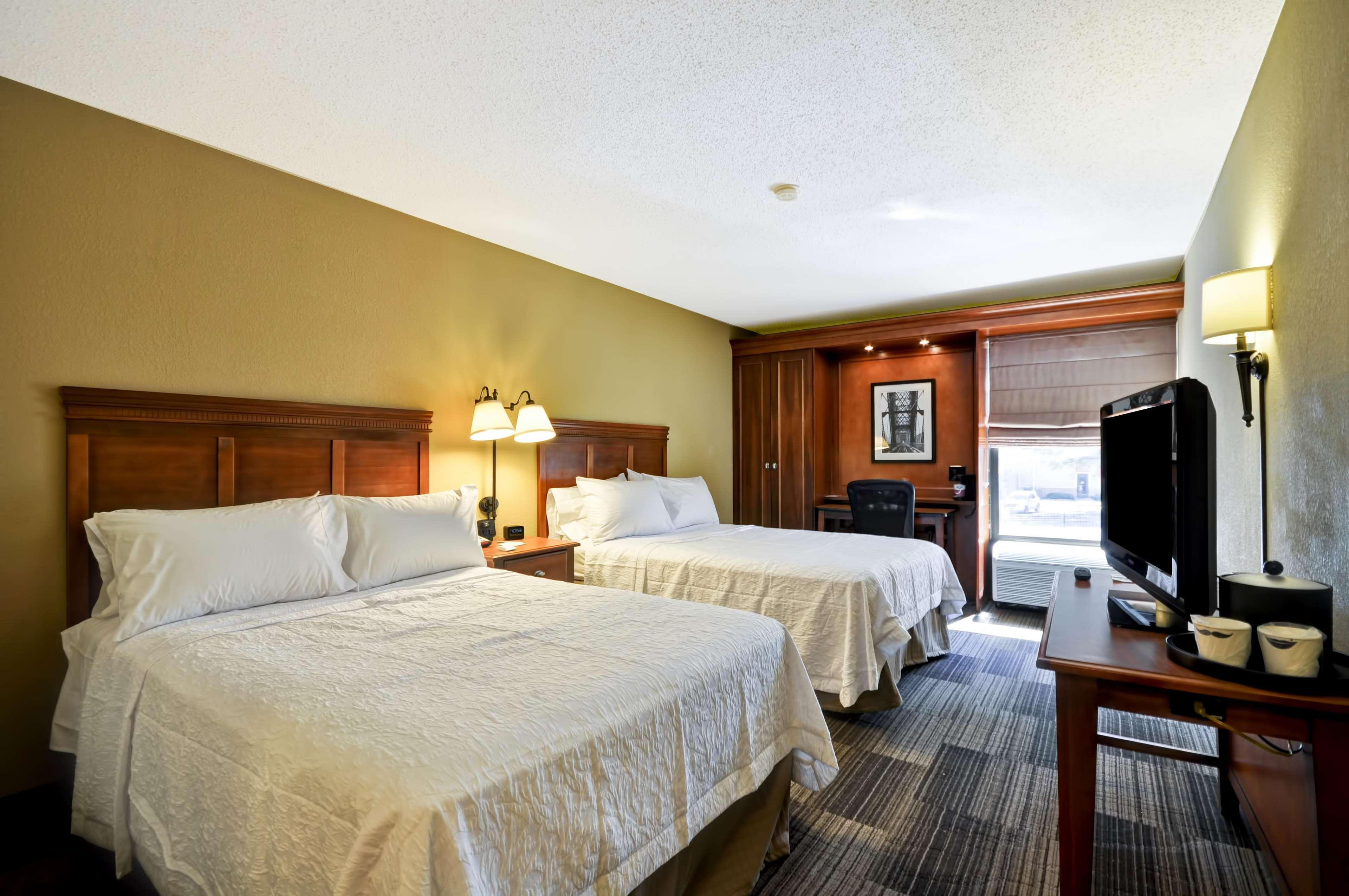 Hampton Inn Memphis Poplar Buitenkant foto