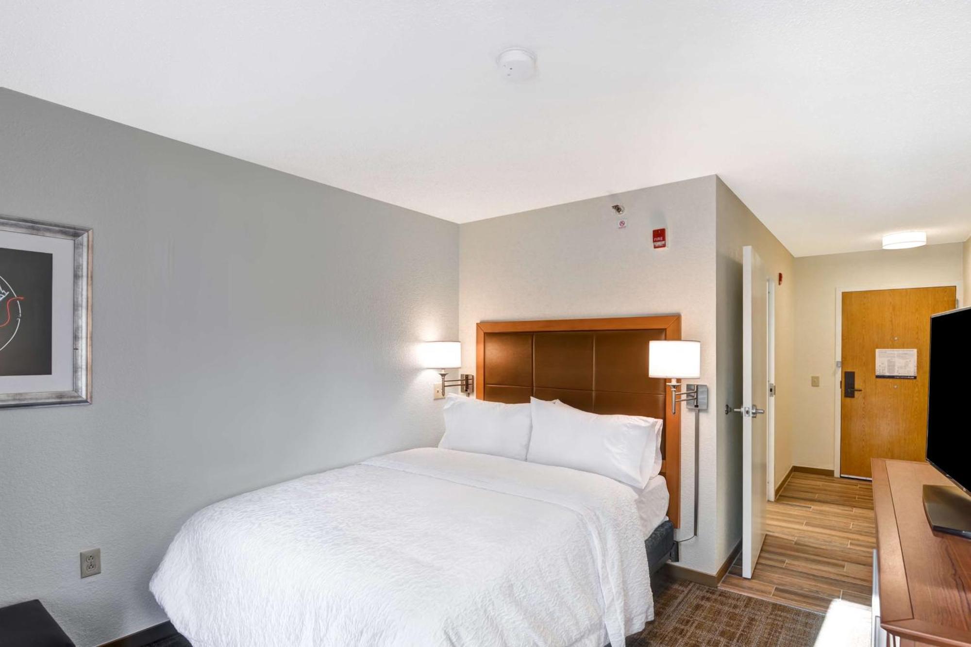 Hampton Inn Memphis Poplar Buitenkant foto