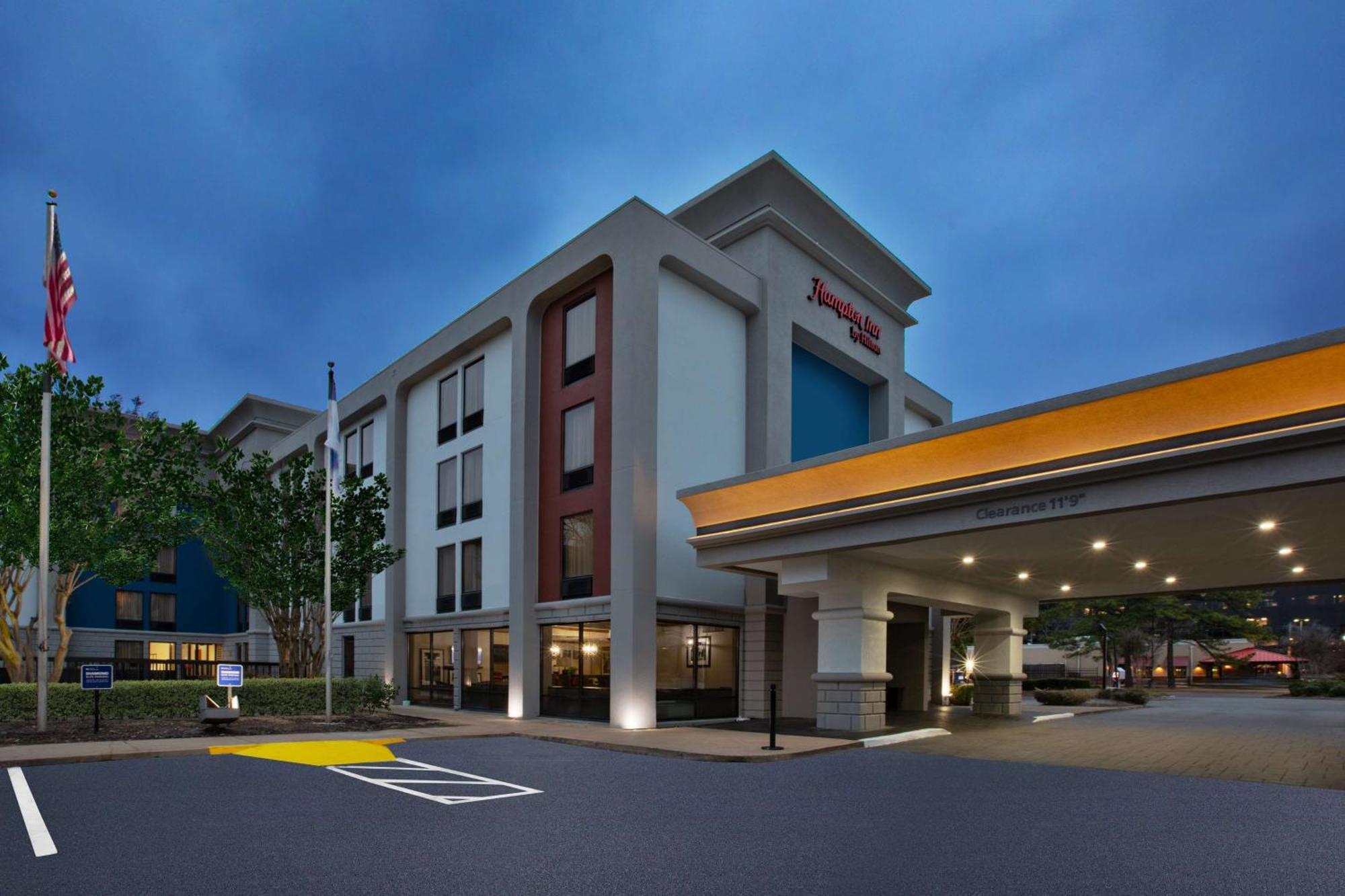 Hampton Inn Memphis Poplar Buitenkant foto