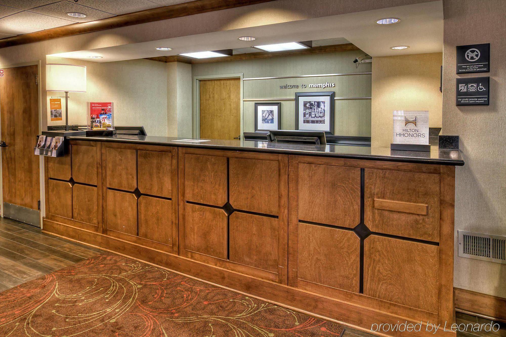 Hampton Inn Memphis Poplar Buitenkant foto