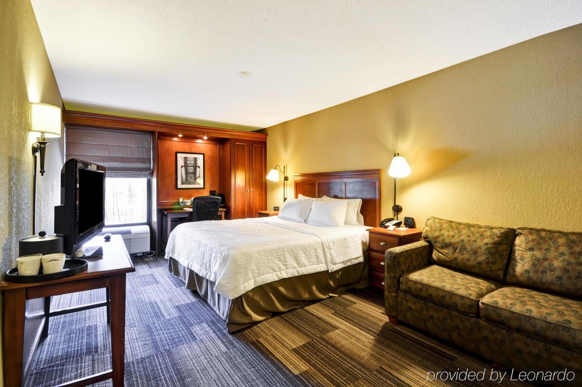Hampton Inn Memphis Poplar Buitenkant foto