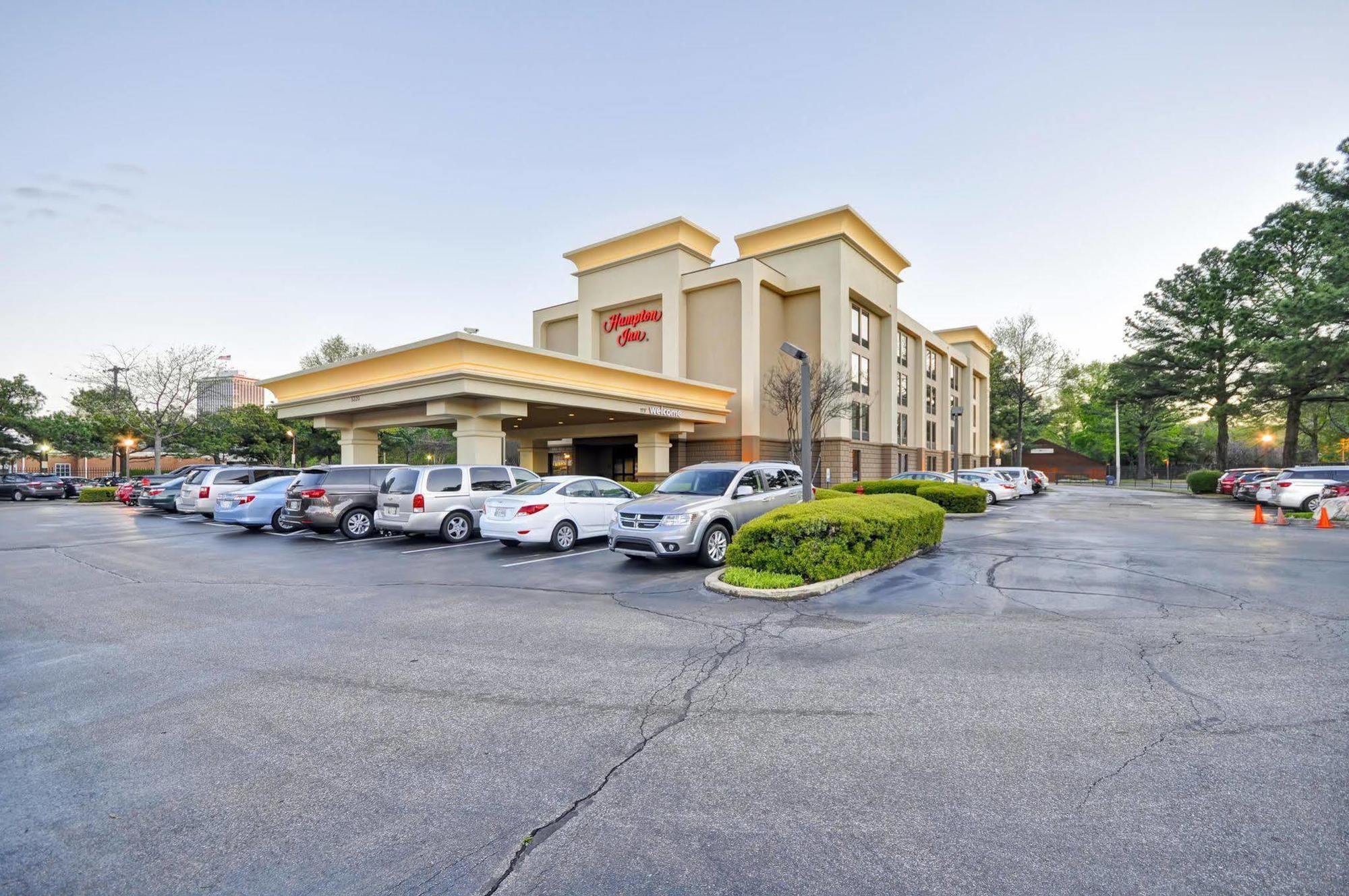 Hampton Inn Memphis Poplar Buitenkant foto
